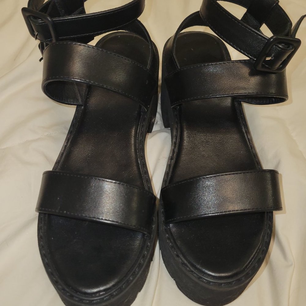 NWOB platform sandals